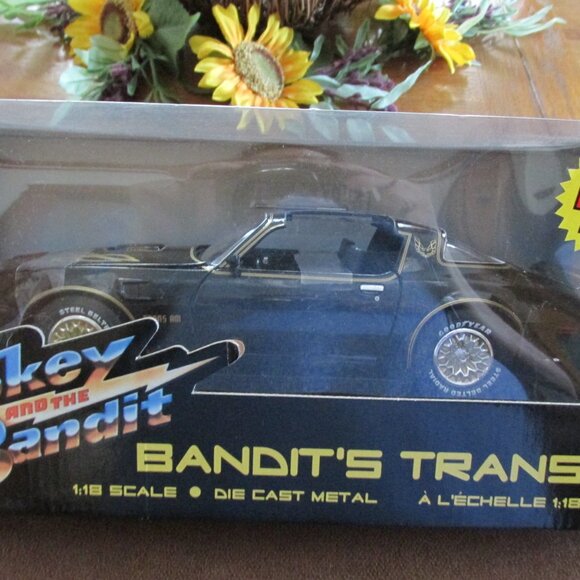 J100-NIB Ertl Collectibles  Smokey & the Bandit Trans Am 1:18 Die Cast - Picture 3 of 8